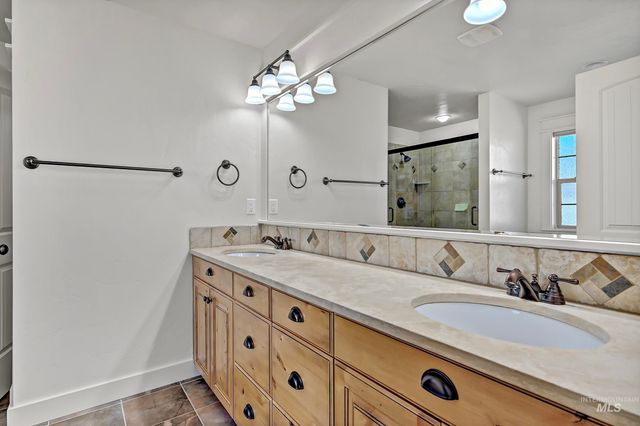 4325 W Long Meadow Dr, Boise, ID 83714