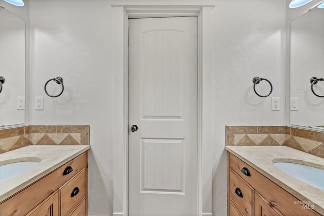 4325 W Long Meadow Dr, Boise, ID 83714