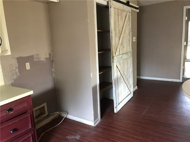 1807 Live Oak Dr, Portland, TX 78374