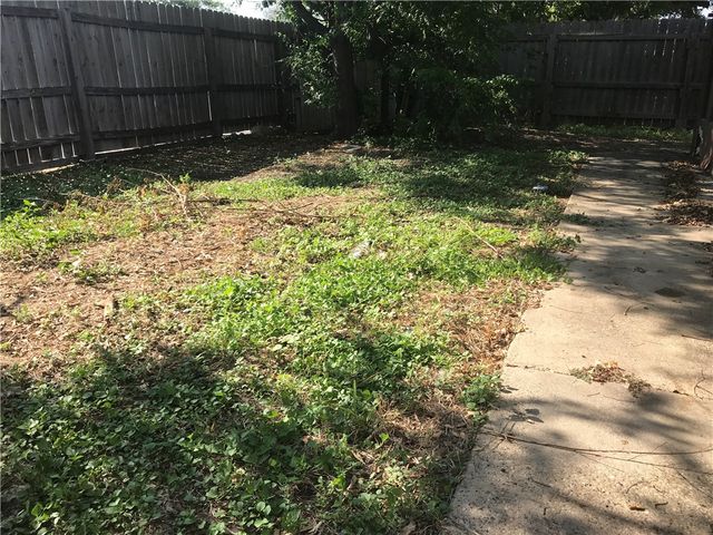 1807 Live Oak Dr, Portland, TX 78374