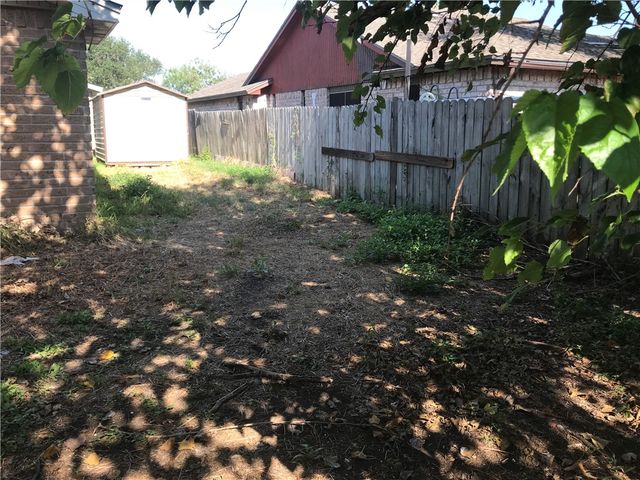 1807 Live Oak Dr, Portland, TX 78374