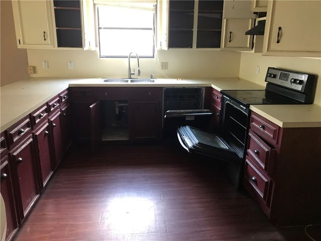 1807 Live Oak Dr, Portland, TX 78374