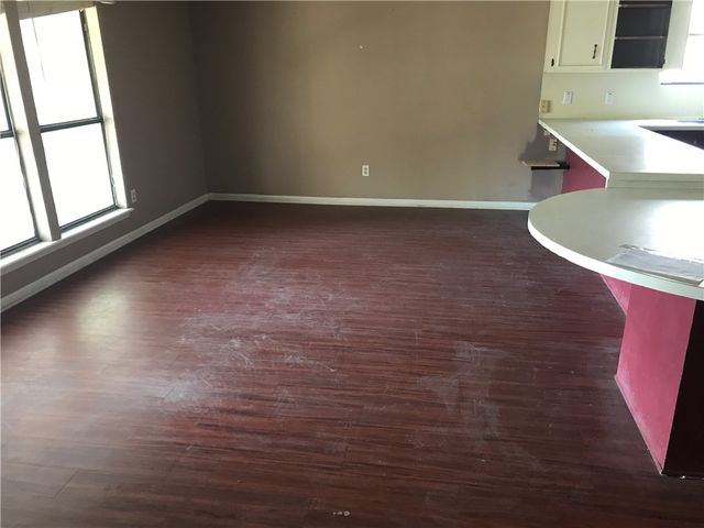 1807 Live Oak Dr, Portland, TX 78374