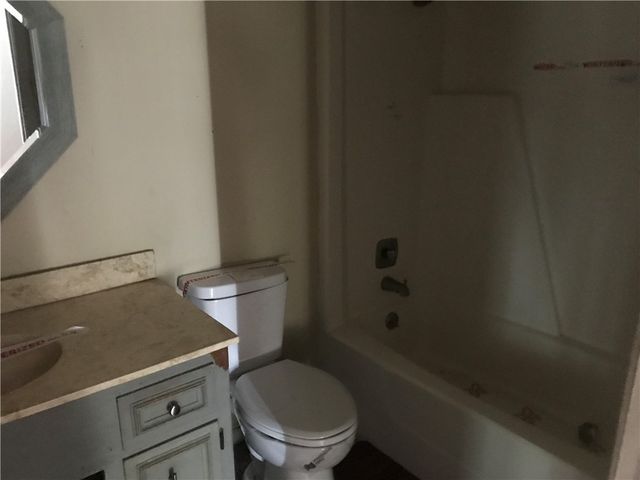 1807 Live Oak Dr, Portland, TX 78374