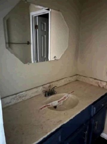 1807 Live Oak Dr, Portland, TX 78374