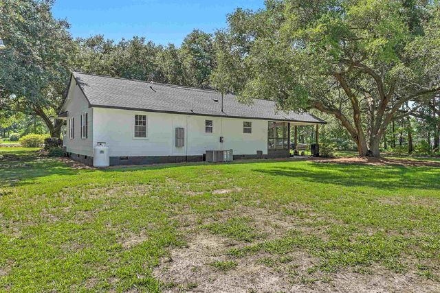 380 Morrisville Rd., Andrews, SC 29510