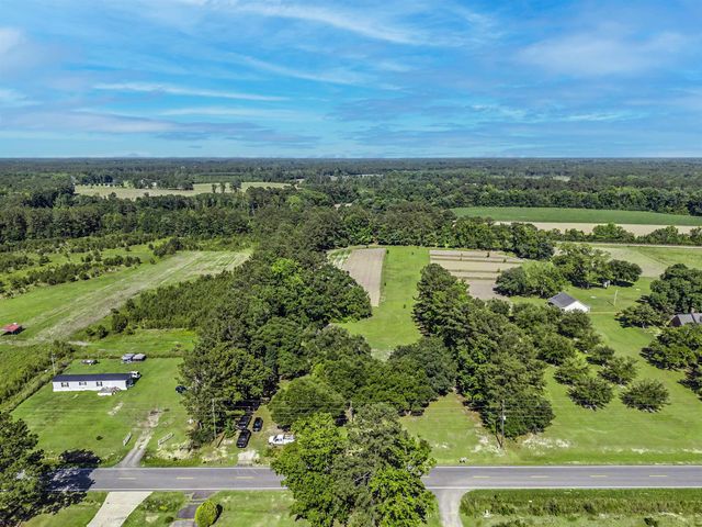 380 Morrisville Rd., Andrews, SC 29510