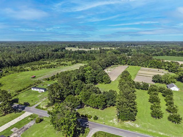 380 Morrisville Rd., Andrews, SC 29510