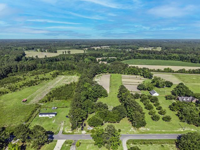 380 Morrisville Rd., Andrews, SC 29510