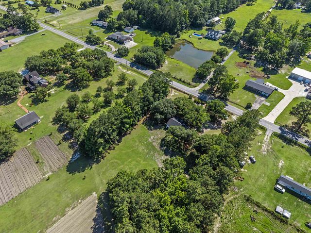380 Morrisville Rd., Andrews, SC 29510