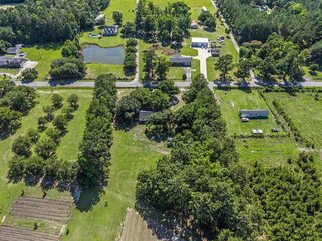 380 Morrisville Rd., Andrews, SC 29510