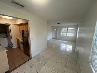 574 NE 35th St 2, Oakland Park, FL 33334