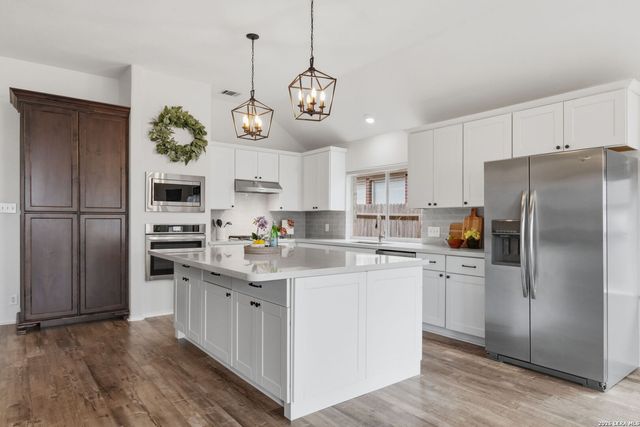 18714 Rogers Lake, San Antonio, TX 78258