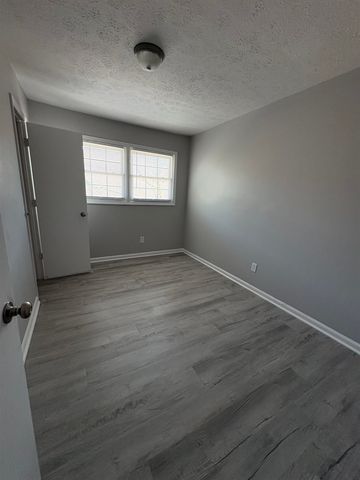 502 6th Ave N Apt 5, Myrtle Beach, SC 29577