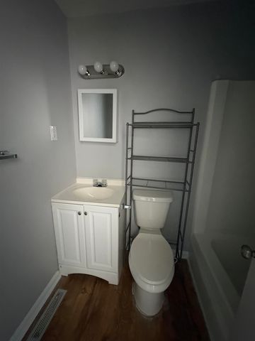 502 6th Ave N Apt 5, Myrtle Beach, SC 29577