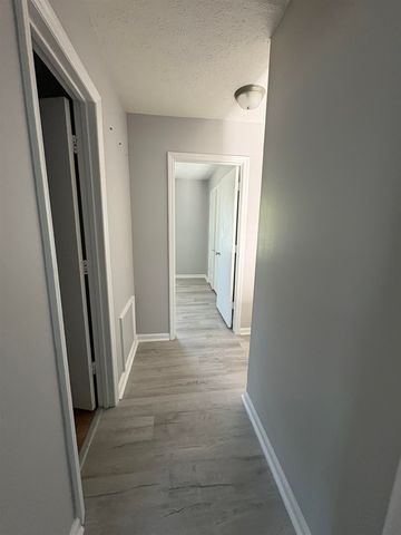 502 6th Ave N Apt 5, Myrtle Beach, SC 29577