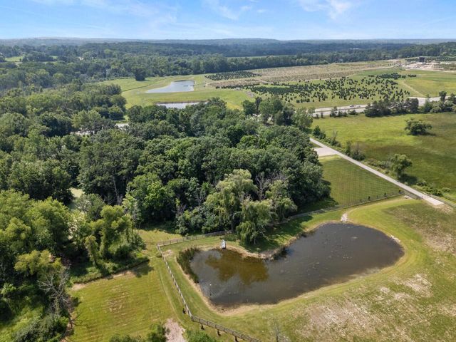 N96W20978 County Line ROAD, Colgate, WI 53017