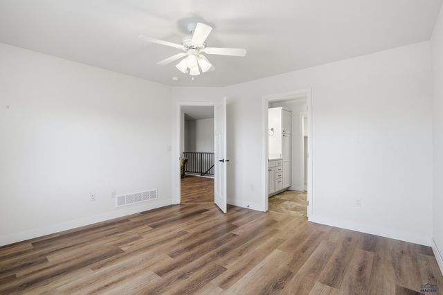 6908 EMERALD HEIGHTS RD, Summerset, SD 57718