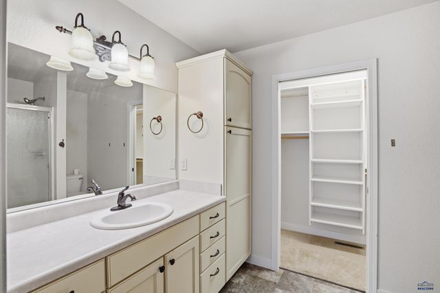 6908 EMERALD HEIGHTS RD, Summerset, SD 57718