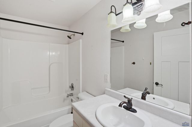 6908 EMERALD HEIGHTS RD, Summerset, SD 57718