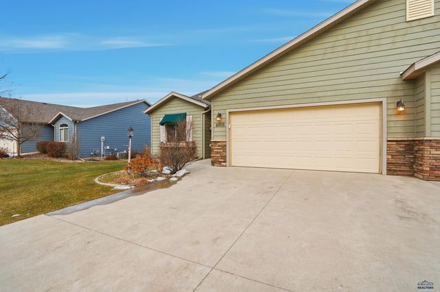 6908 EMERALD HEIGHTS RD, Summerset, SD 57718