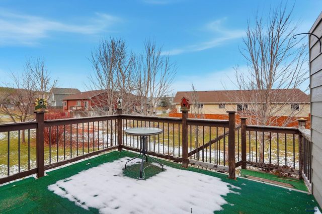 6908 EMERALD HEIGHTS RD, Summerset, SD 57718