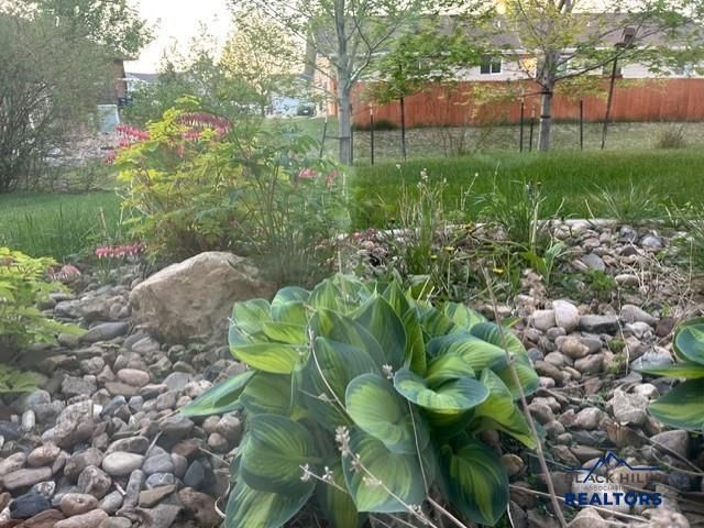 6908 EMERALD HEIGHTS RD, Summerset, SD 57718