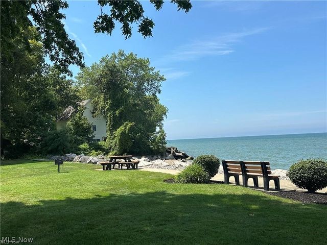 63 Sunset Cove Circle, Eastlake, OH 44095