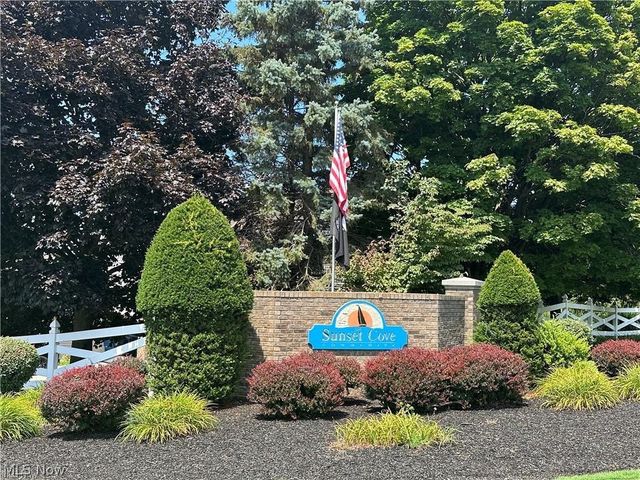 63 Sunset Cove Circle, Eastlake, OH 44095