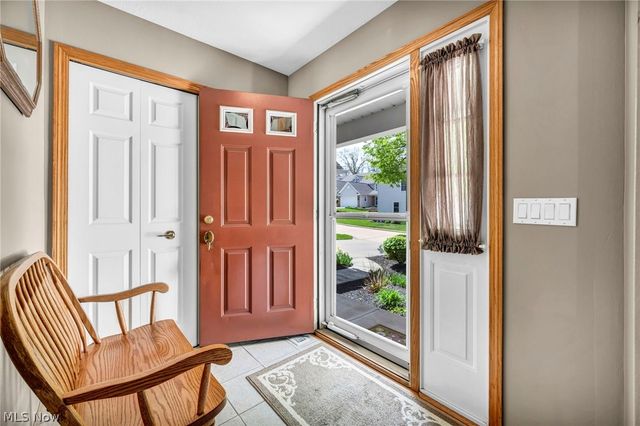 63 Sunset Cove Circle, Eastlake, OH 44095