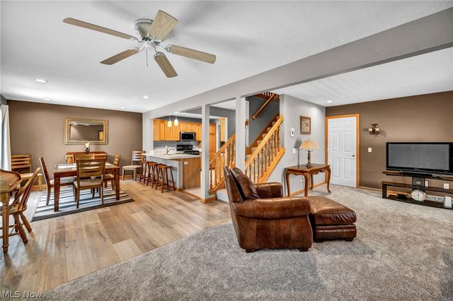 63 Sunset Cove Circle, Eastlake, OH 44095