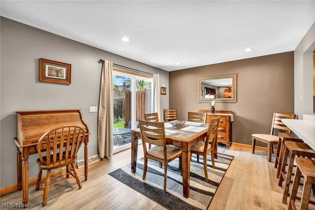 63 Sunset Cove Circle, Eastlake, OH 44095