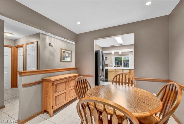 63 Sunset Cove Circle, Eastlake, OH 44095