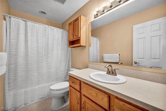 63 Sunset Cove Circle, Eastlake, OH 44095
