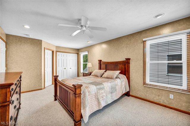 63 Sunset Cove Circle, Eastlake, OH 44095