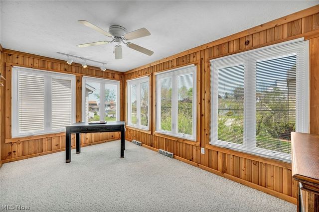 63 Sunset Cove Circle, Eastlake, OH 44095