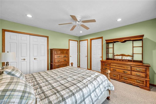 63 Sunset Cove Circle, Eastlake, OH 44095