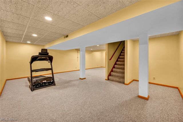 63 Sunset Cove Circle, Eastlake, OH 44095
