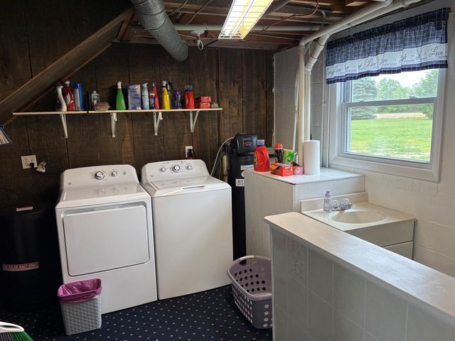 653 7th Street, Plainwell, MI 49080