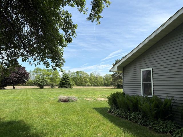 653 7th Street, Plainwell, MI 49080