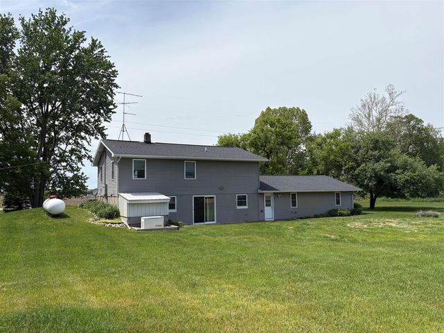 653 7th Street, Plainwell, MI 49080