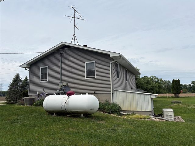 653 7th Street, Plainwell, MI 49080
