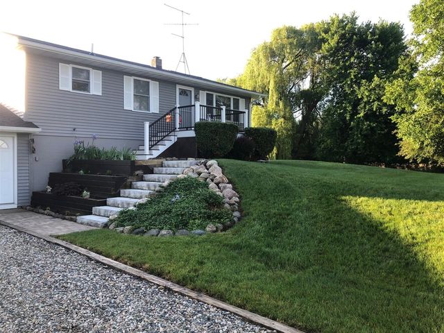 653 7th Street, Plainwell, MI 49080