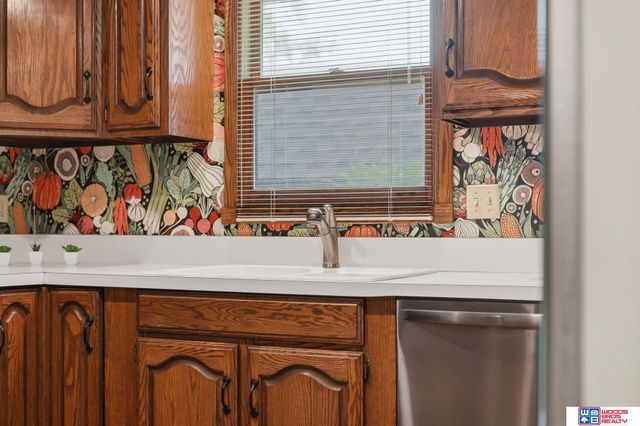 2520 Dorothy Drive, Lincoln, NE 68507