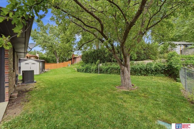 2520 Dorothy Drive, Lincoln, NE 68507