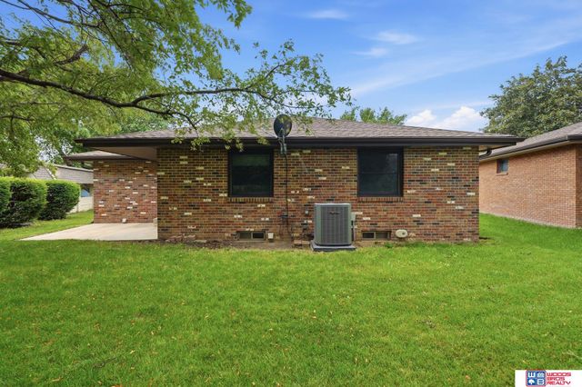 2520 Dorothy Drive, Lincoln, NE 68507