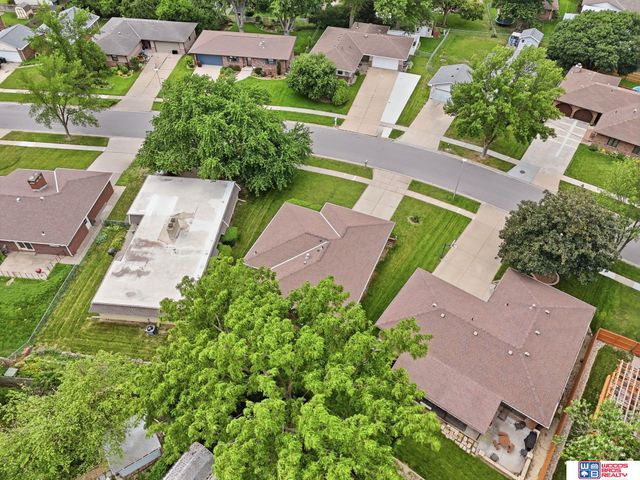 2520 Dorothy Drive, Lincoln, NE 68507