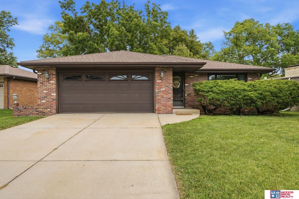 2520 Dorothy Drive, Lincoln, NE 68507