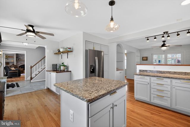 8600 PLUM CREEK DR, Gaithersburg, MD 20882