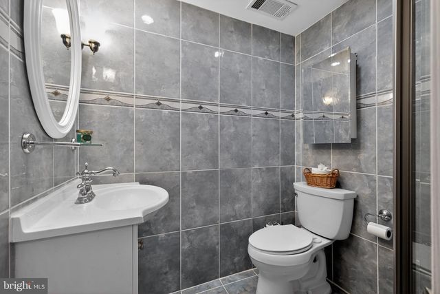 8600 PLUM CREEK DR, Gaithersburg, MD 20882
